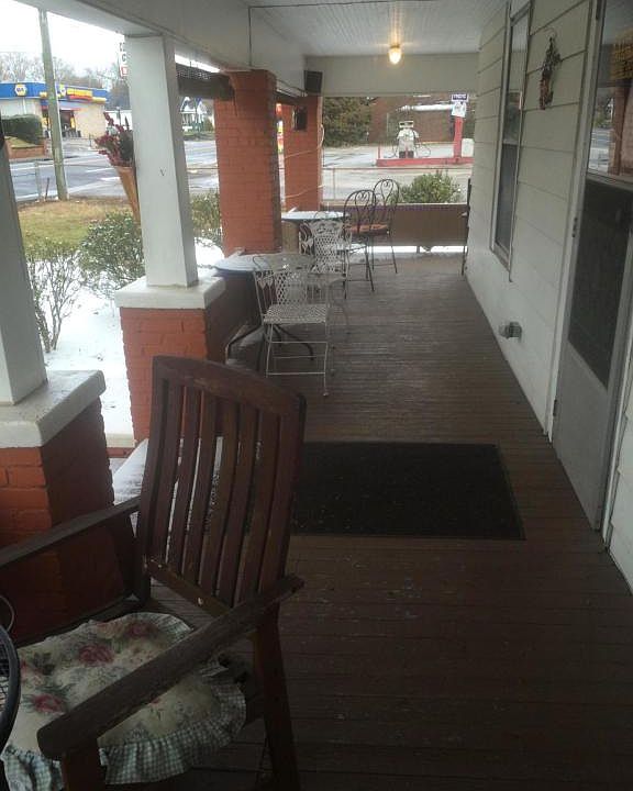 2nd image of 813 Mulberry St