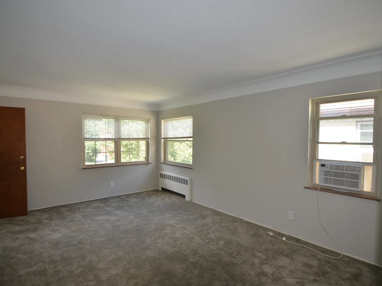 1 bed, 700 sqft, $995 — Photo 2