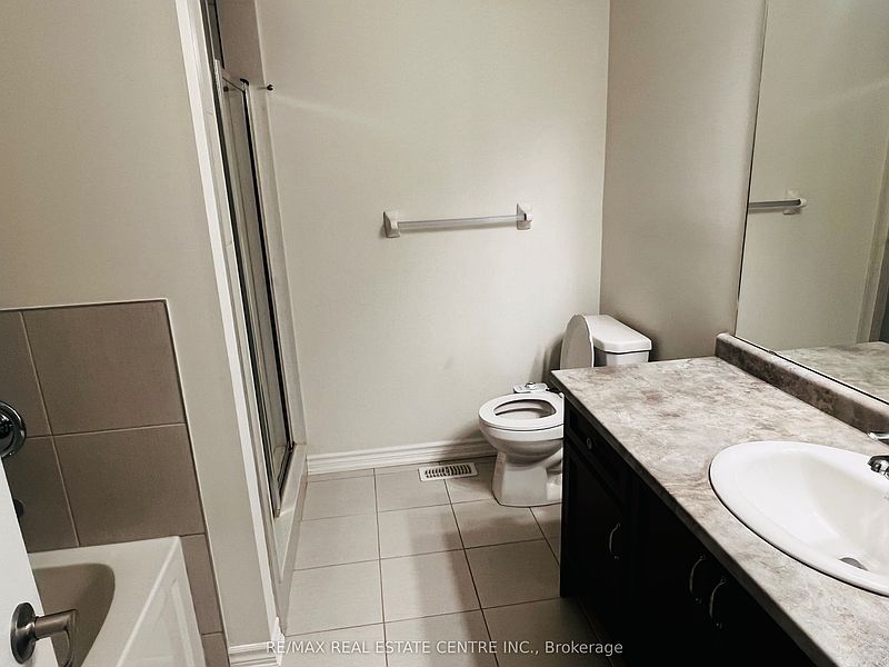 Brampton Townhouse for rent - 3 Bedrooms — photo 18