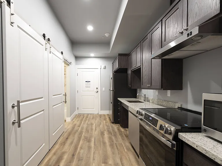 ONE18 West Street Residential — Photo 77