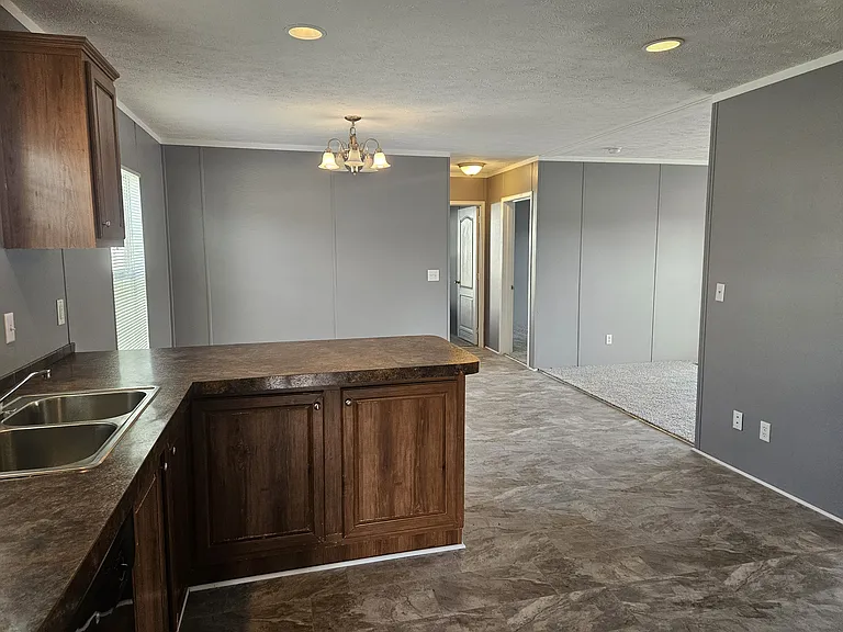 Kitchen/ Dining room