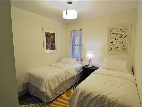 3rd image of 164 Underhill Ave #1R