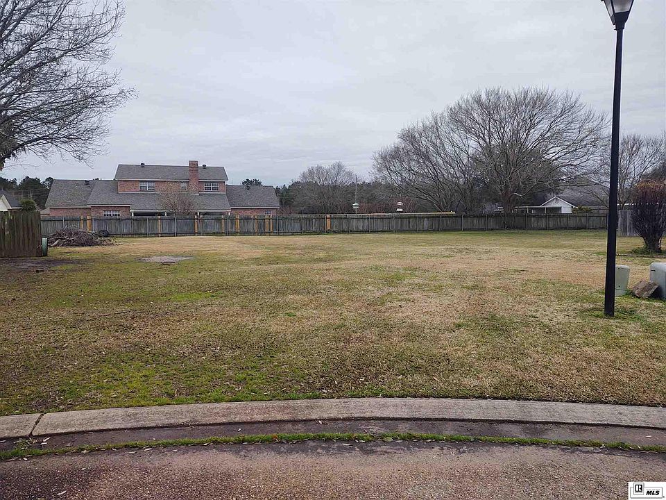 1st image of 105 Christine Cir