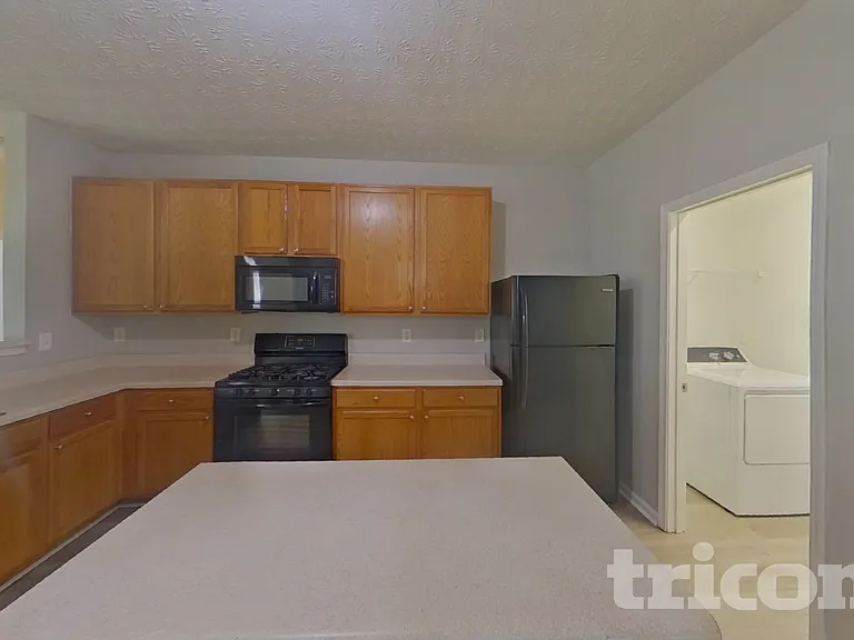 3329 Coach House Ct — Photo 8