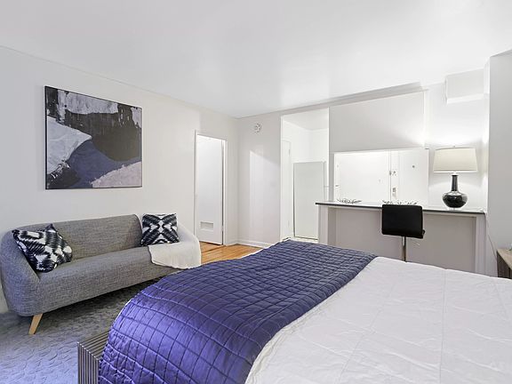 4th image of 50 E 8th St APT 3R