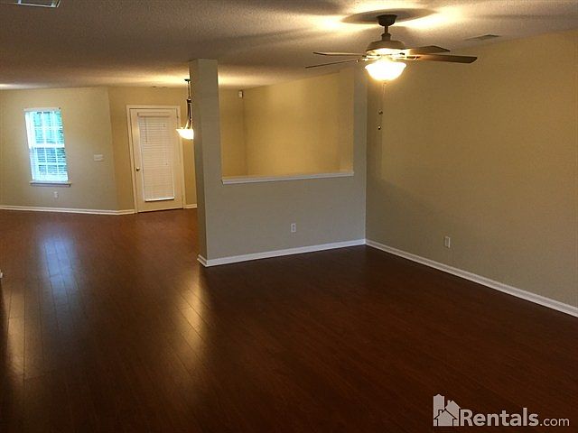 2nd image of 11 Peppermill Ct