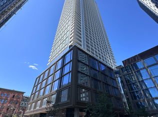 88 Queen St E #5305, Toronto, ON M5C 0B6