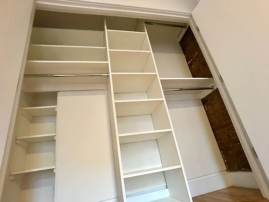 Rented by Building Equity Real Estate LLC | media 10