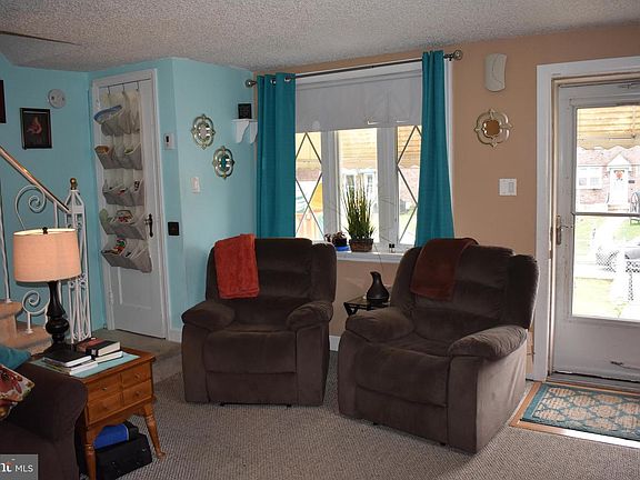 3rd image of 743 Beech Ave