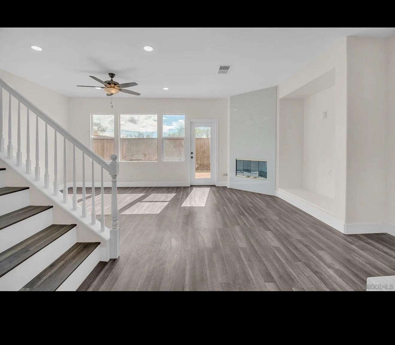 3 bed, 2.5 bath, 1471 sqft, $4,150 — Photo 1