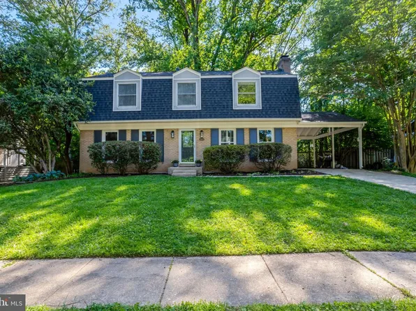 8407 Briar Creek Dr, Annandale, VA 22003