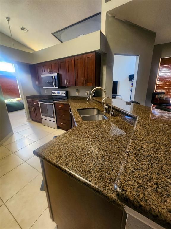8035 Country Run Pkwy, Orlando, FL - View 6