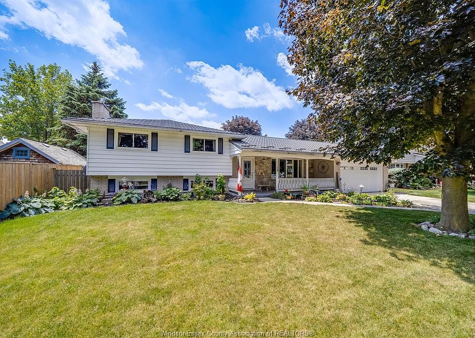 1st image of 10 Phyllis Ave