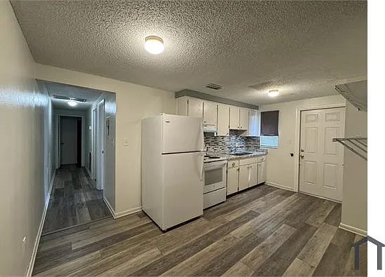 1004 Melrose St #1004 — Photo 3