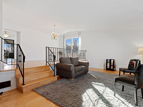 2nd image of 1459 N King George Ct