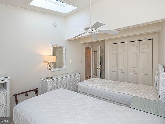 5th image of 905 Edgewater Ave #3
