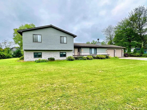 5235 19th Ln, Gladstone, MI 49837