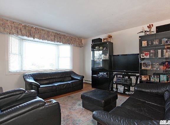 5th image of 2526 Norwood Ave