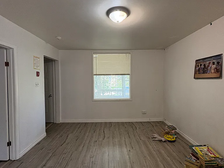 196 Eugenie St #2 — Photo 4