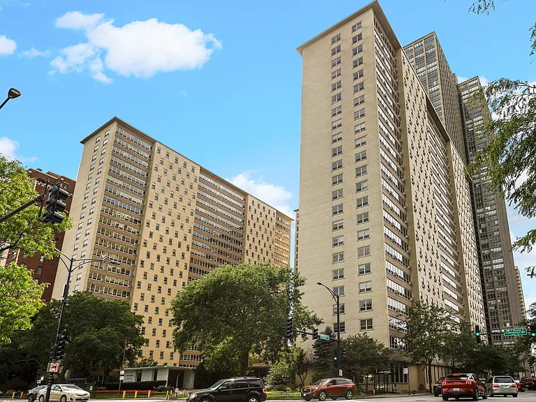 3950 N Lake Shore Dr #1516 — Photo 1