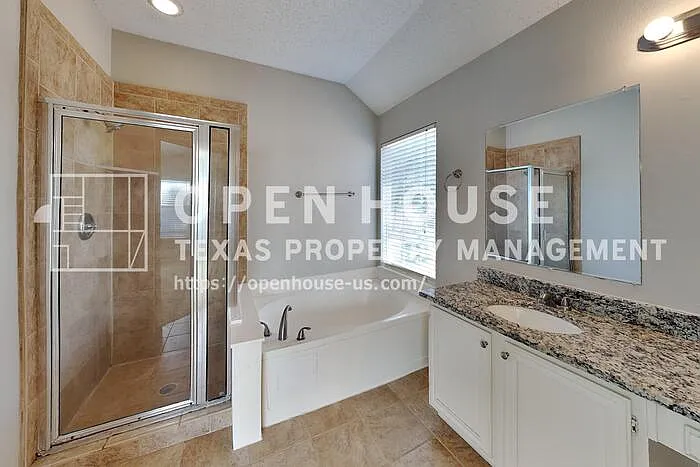 6916 Chateau Dr — Photo 11