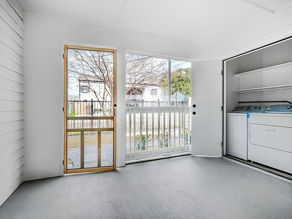 5th image of 3318 S Saratoga St #101