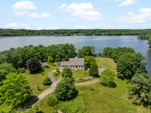 21 Townley Drive, Damariscotta, ME 04543