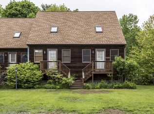 538 Main St APT 13, Springvale, ME 04083