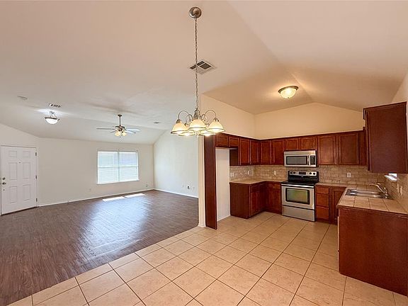2nd image of 2244 NW 199th St