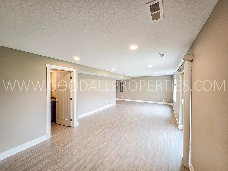 216 Maple Ave — Photo 8
