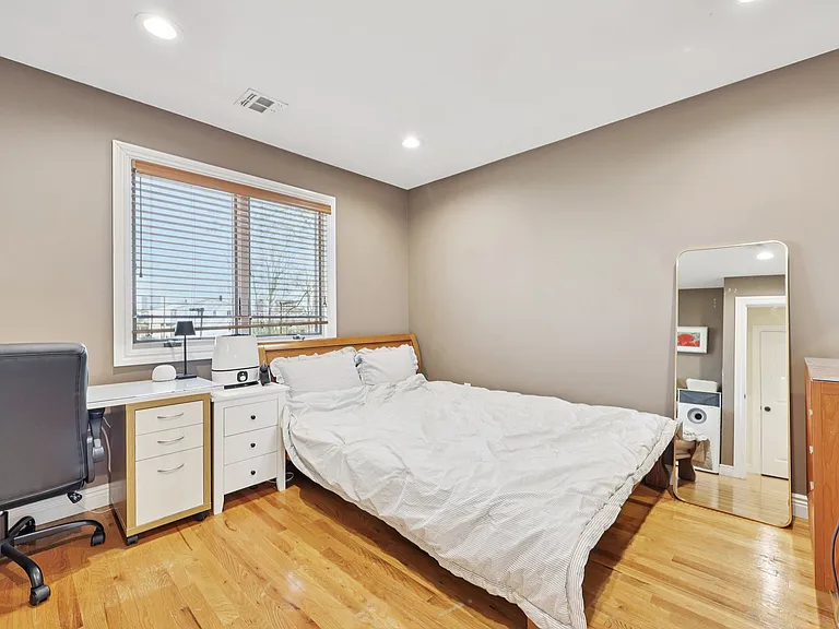 421 Lafayette Ave — Photo 7
