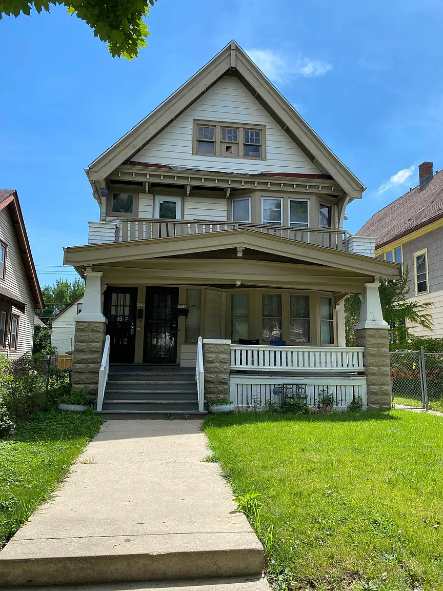2728 N 37th St photo 1