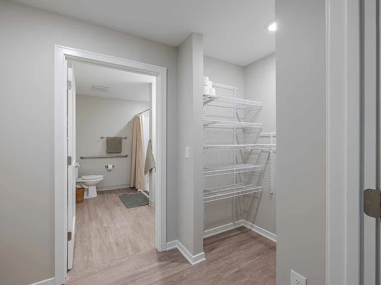 Berwyn East Place — Photo 6