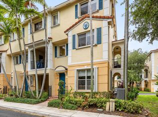 2897 S Greenleaf Circle, Boynton Beach, FL 33426