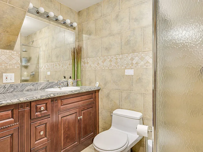 105 McGregor Dr — Photo 18