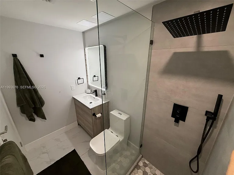 944 Jefferson Ave #15 — Photo 8
