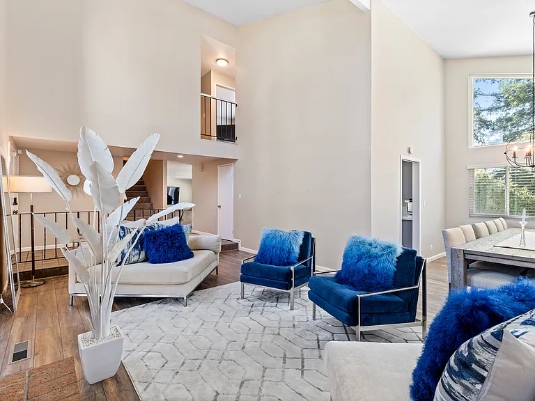 245 Firestone Dr — Photo 4