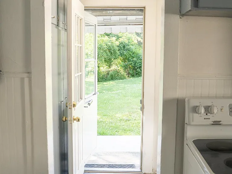 405 Orchard St — Photo 13