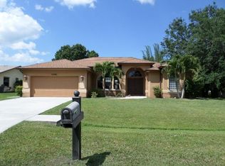 1081 SE Spinnaker Ave, Port Saint Lucie, FL 34983