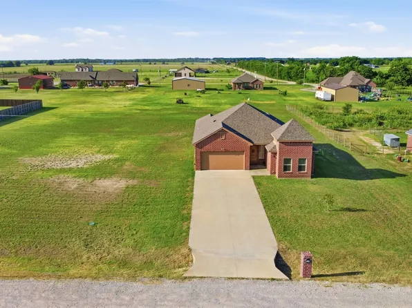 265 De La Torre St, Trenton, TX 75490