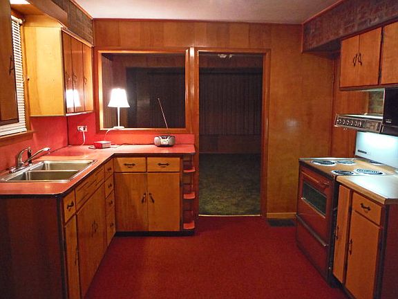 3rd image of 903 Forest Dr