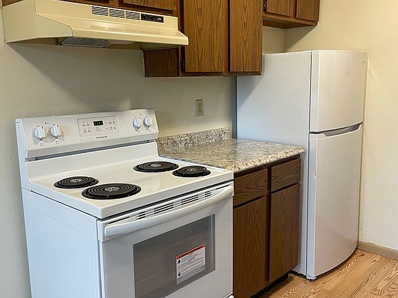 2nd image of 916 N Oak St #14706977