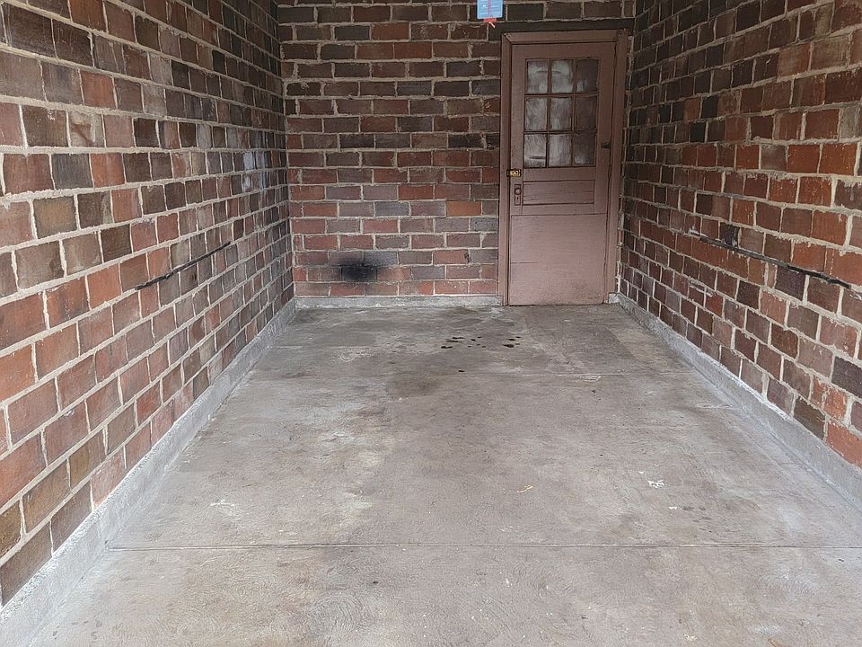 2nd image of 37 S Queen St APT 2