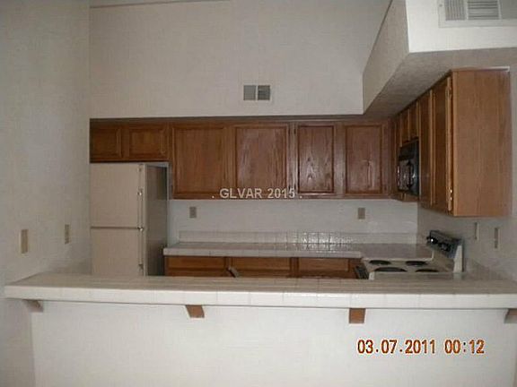 2nd image of 4420 Woodpine Dr Unit 104