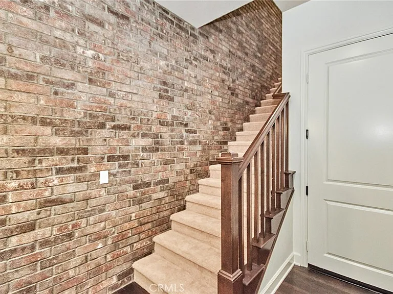 15 Vantis Dr — Photo 26
