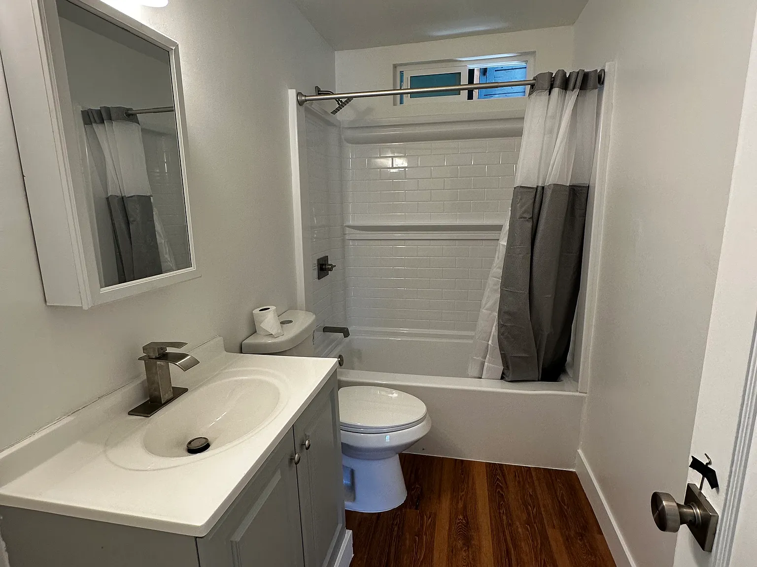 2 bed, $1,600 — Photo 2