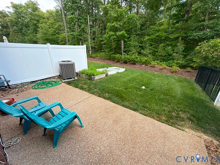 11403 Hayloft Ln — Photo 6