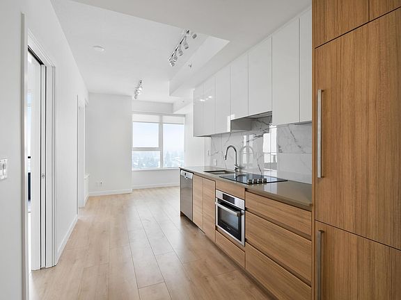 2nd image of 10626 City Pkwy #1813
