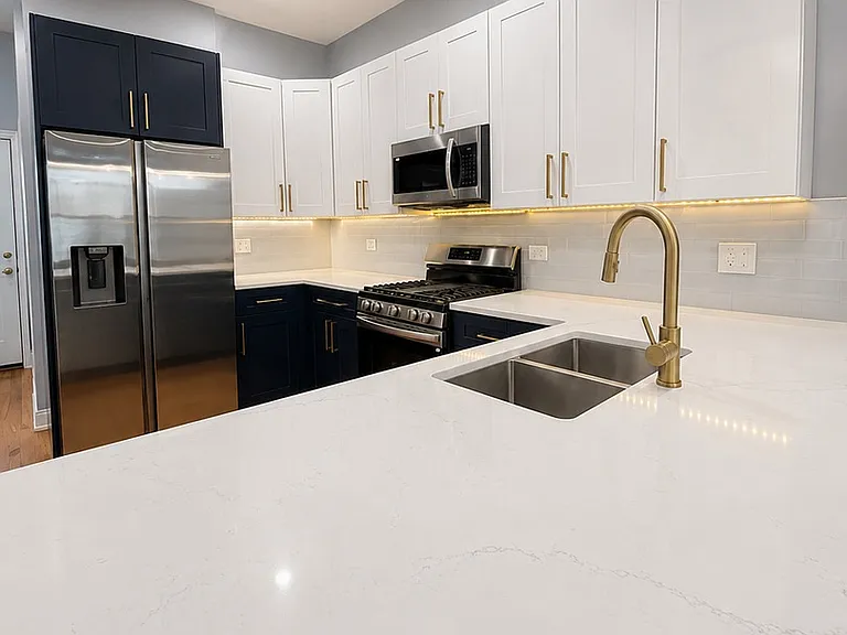 1869 Carter Ave #1 — Photo 2