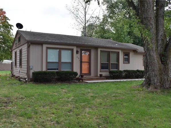 225 King St, Baldwin City, KS 66006